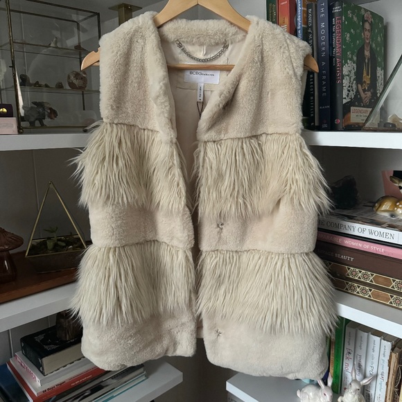 NWT White Cream BCBG Vest - Size XS - Picture 1 of 6